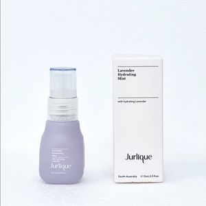 Perfect travel 🧳 size to hydrate and refresh your skin!